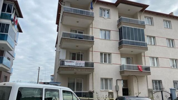 35 yaşındaki öğretmen 4.kattan düştü