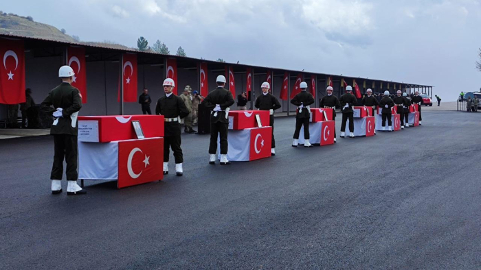 Pençe-Kilit şehitleri, Hakkari'deki törenin ardından memleketlerine uğurlandı